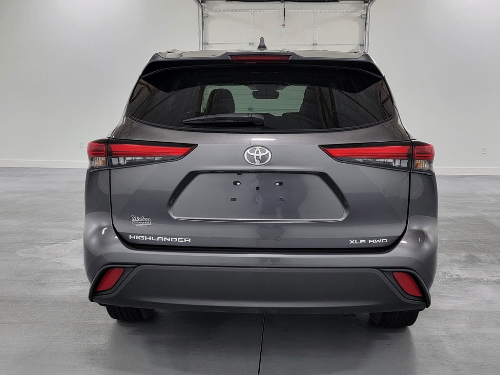 Used 2022 Toyota Highlander XLE AWD/4WD image 7