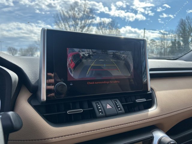 Used 2023 Toyota RAV4 XLE Premium image 21