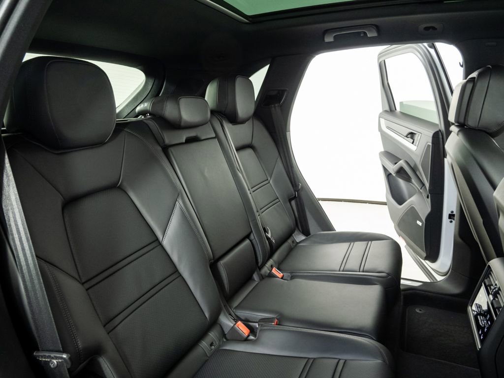 New 2026 Porsche Cayenne S image 23