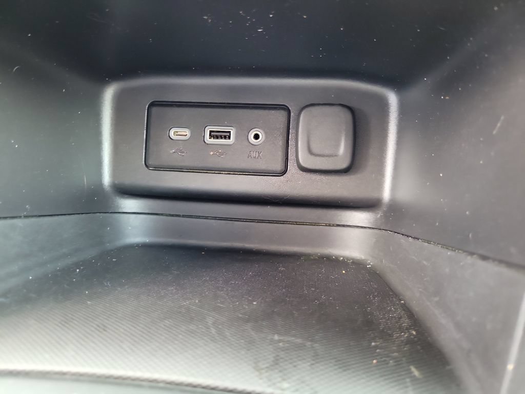 Used 2023 Chevrolet Equinox LT w/ Driver Convenience Package AWD/4WD image 35