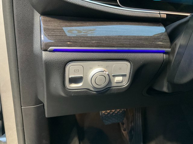 Used 2020 Mercedes-Benz GLE 350 4MATIC w/ Premium Package image 10