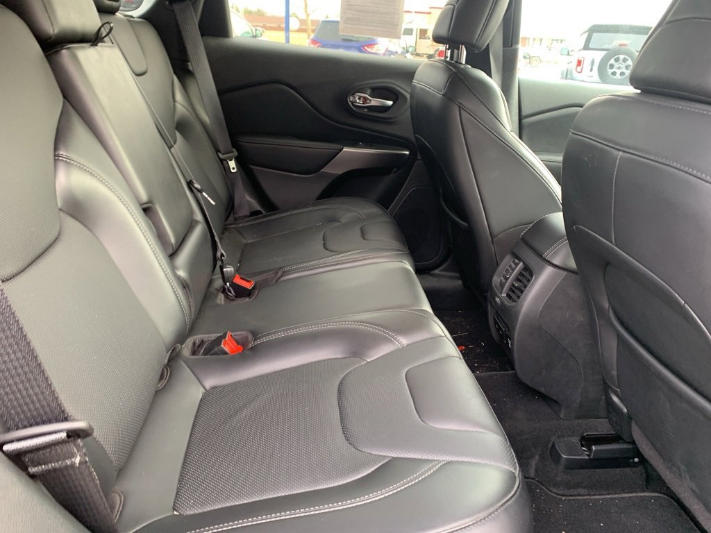 Used 2020 Jeep Cherokee Limited image 12