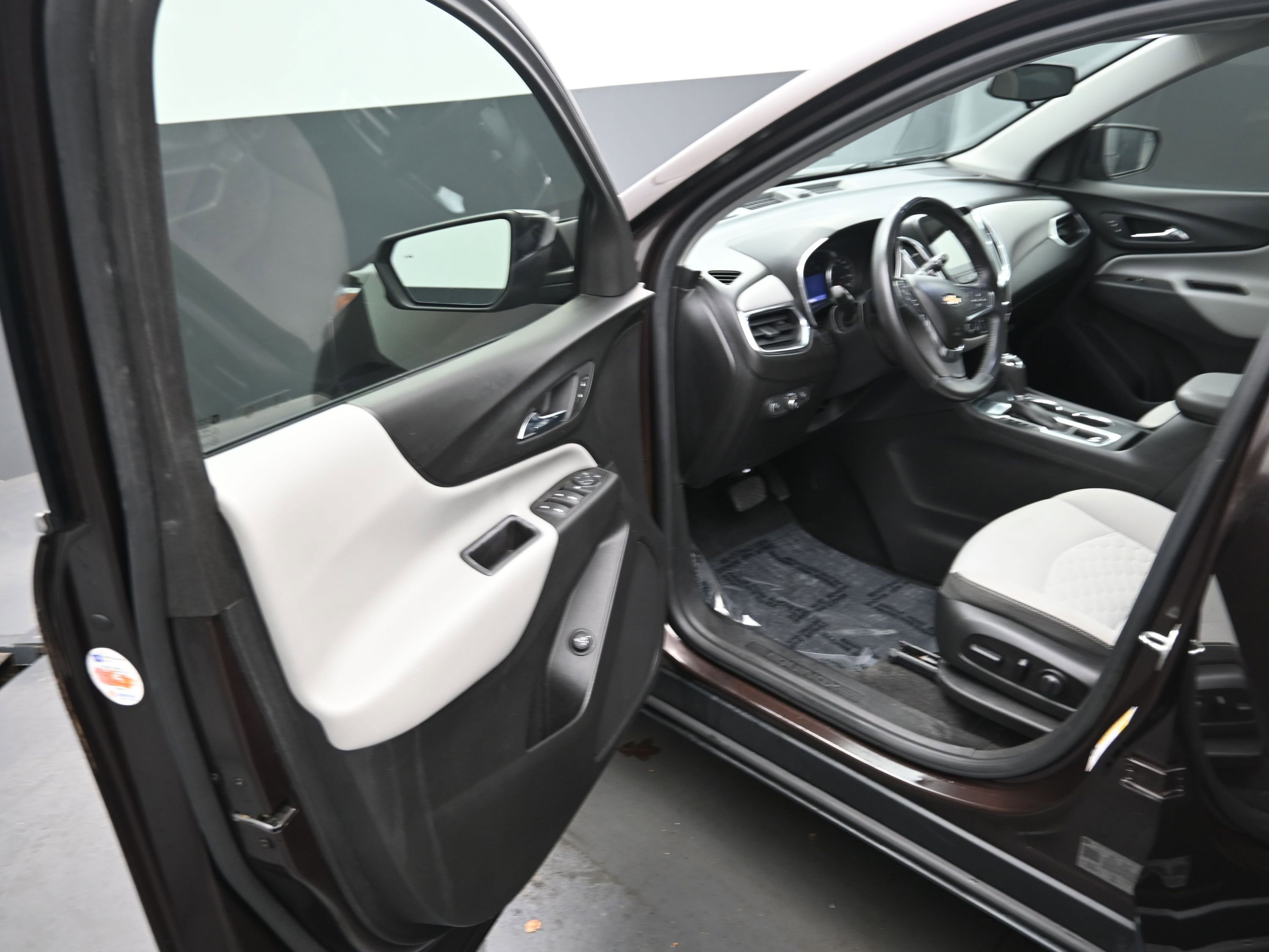 Used 2020 Chevrolet Equinox LT image 12