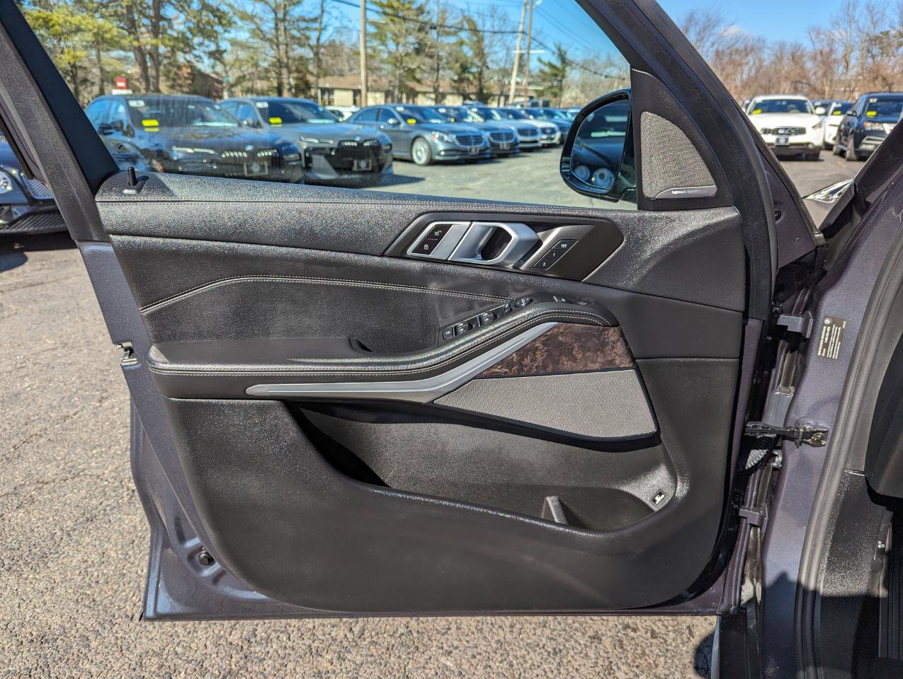 Used 2021 BMW X5 xDrive45e w/ Premium Package image 11