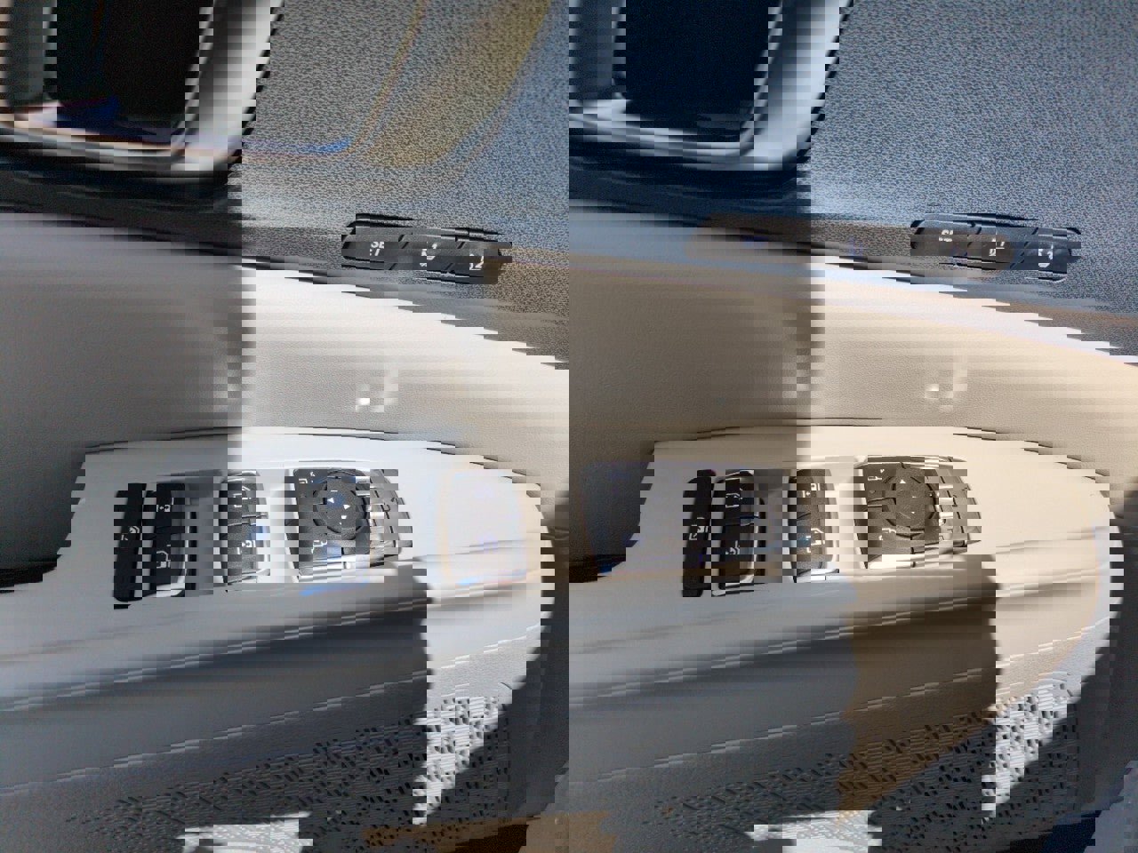 New 2026 Kia Carnival EX image 15