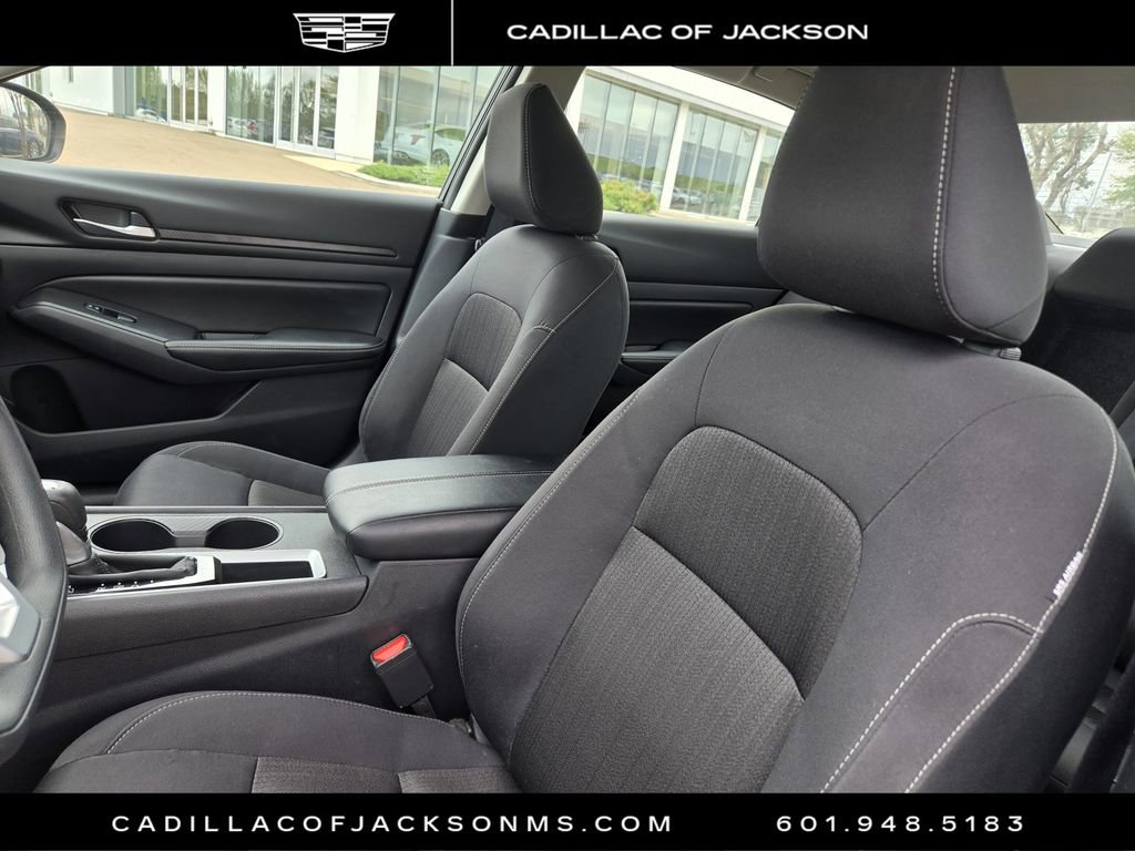 Used 2025 Nissan Altima 2.5 SV image 9