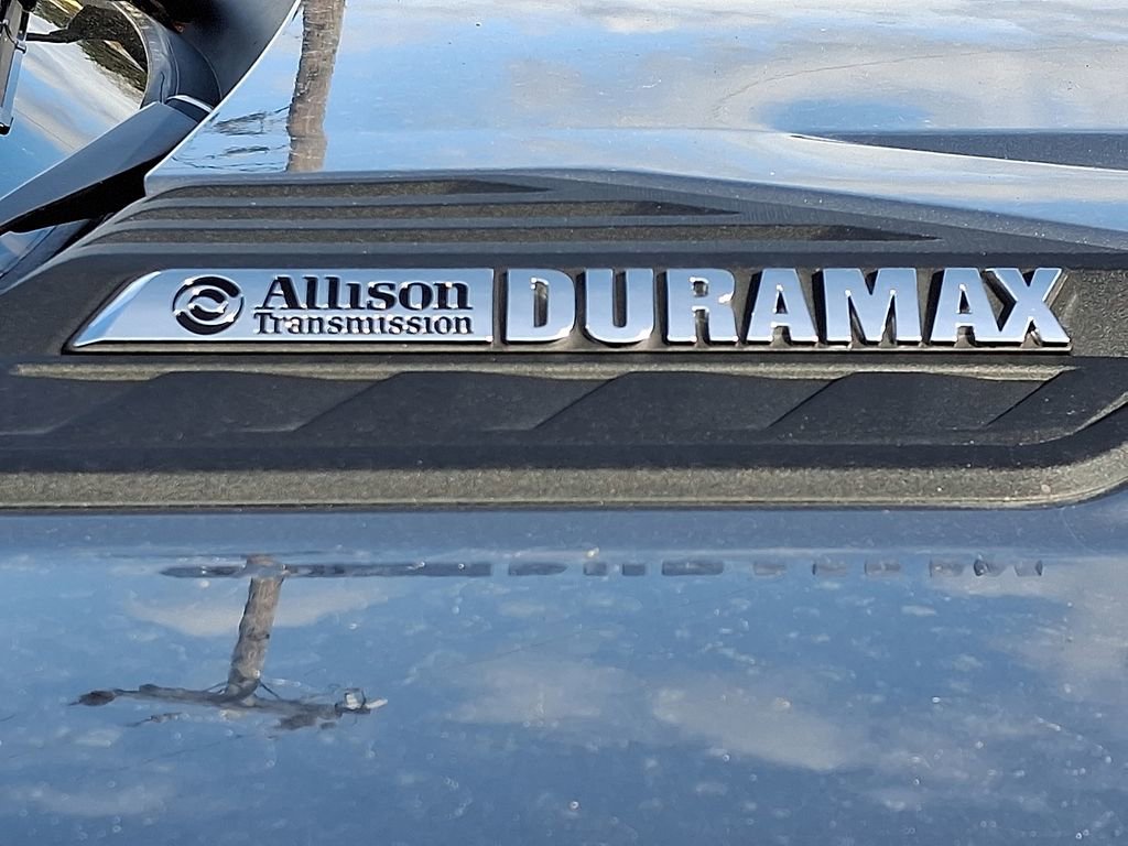 Used 2025 Chevrolet Silverado 3500 LTZ w/ LTZ Convenience Package image 37