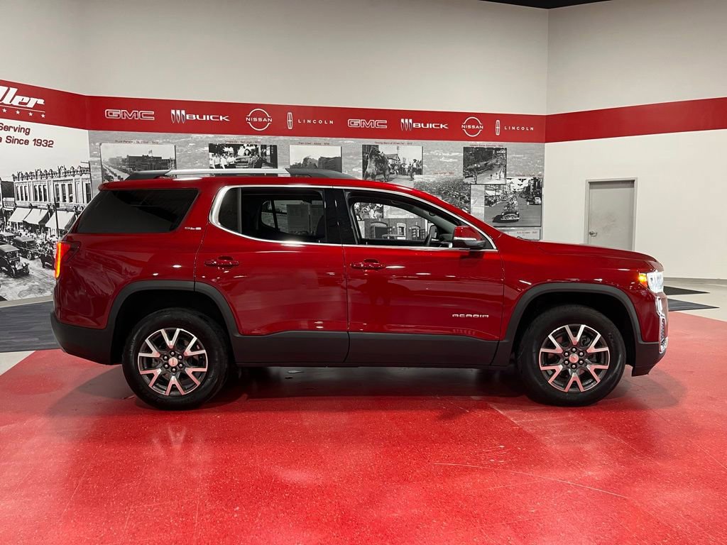 Certified 2023 GMC Acadia SLE w/ Driver Convenience Package image 2