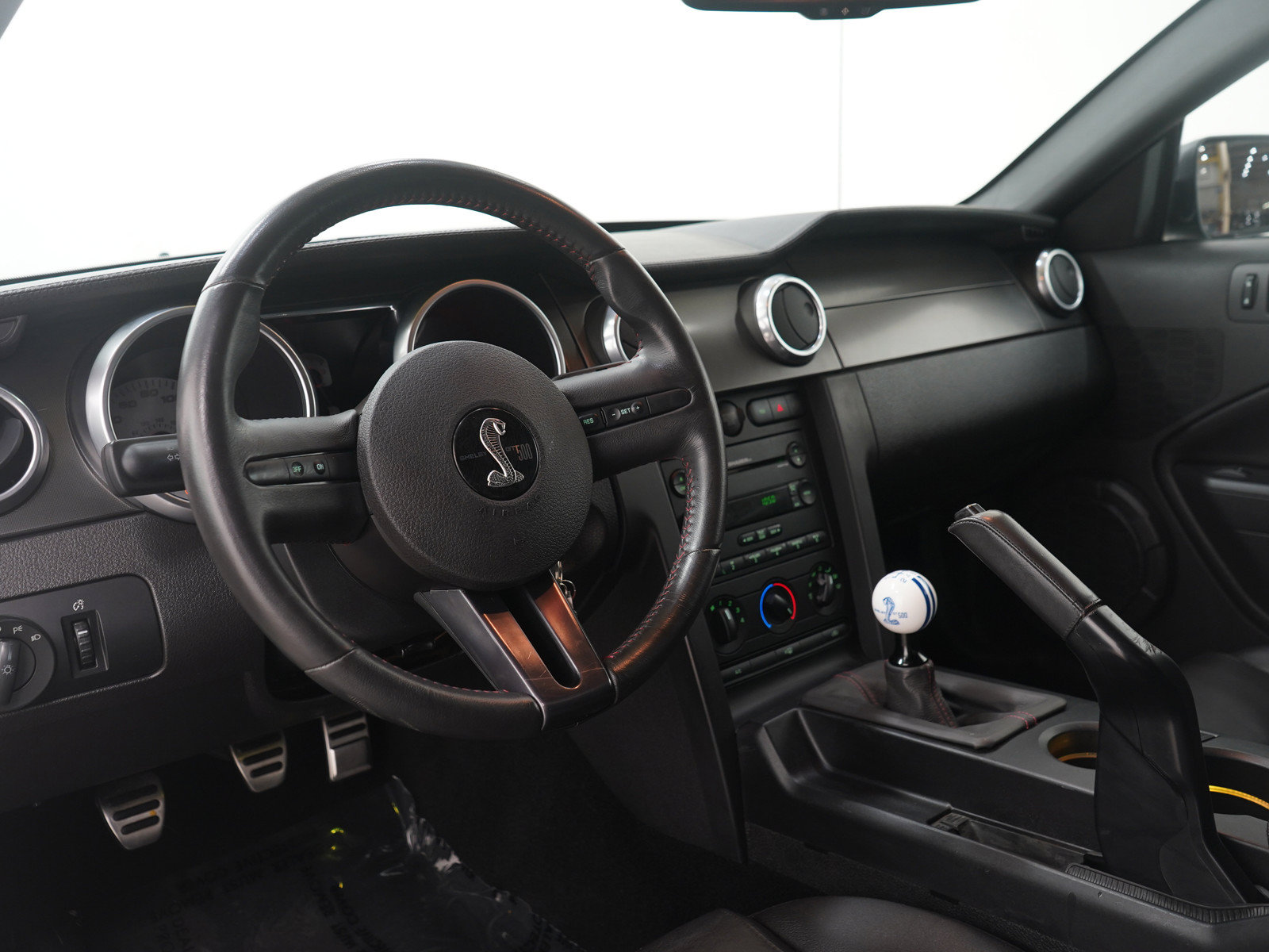 Used 2009 Ford Mustang Shelby GT500 RWD image 21