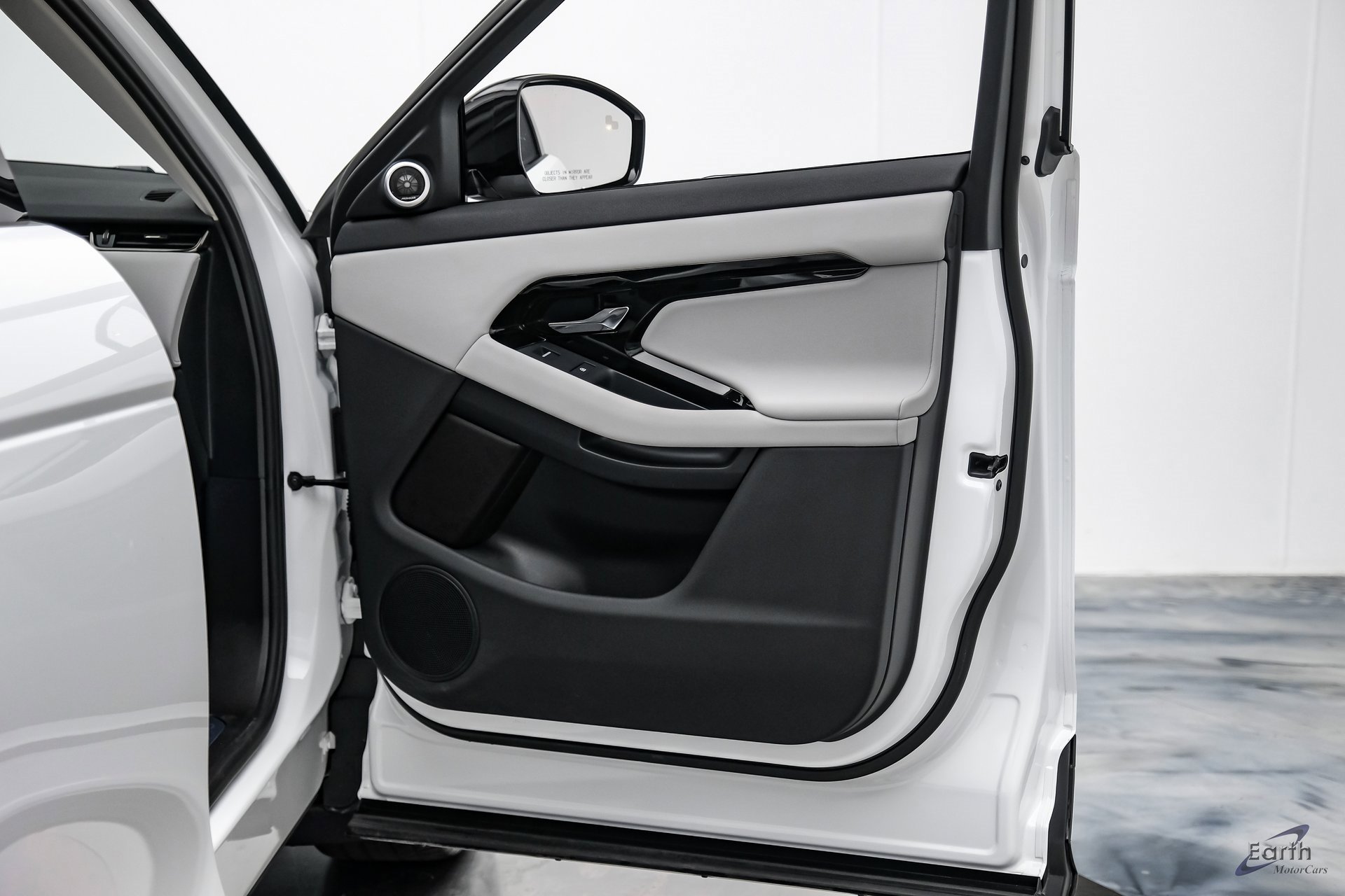 Used 2024 Land Rover Range Rover Evoque Dynamic SE image 77