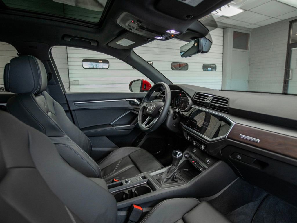 Used 2024 Audi Q3 2.0T Premium w/ Convenience Package image 13