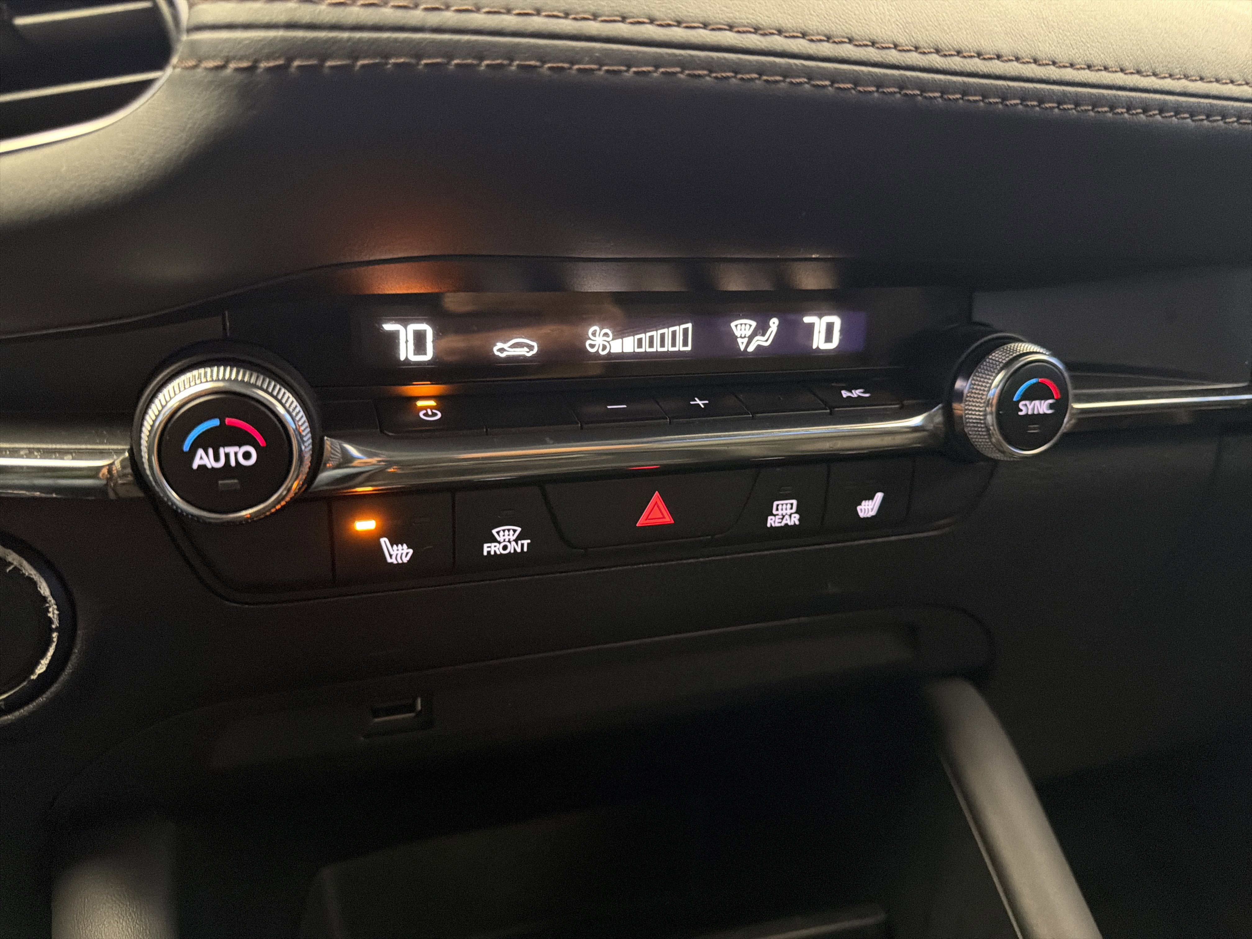 Used 2019 MAZDA MAZDA3 Sedan w/ Preferred Package image 21