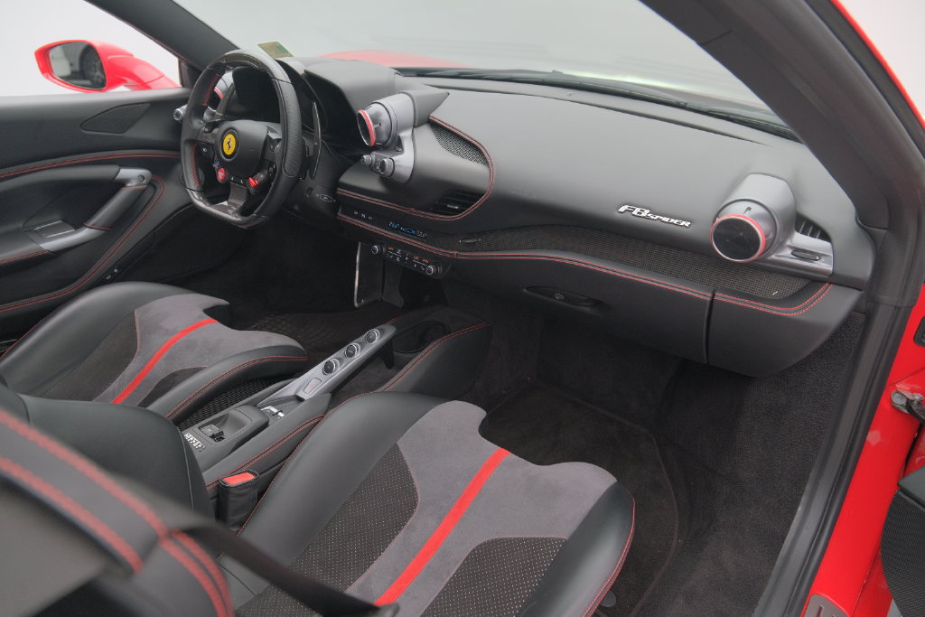 Used 2022 Ferrari F8 Tributo RWD image 8