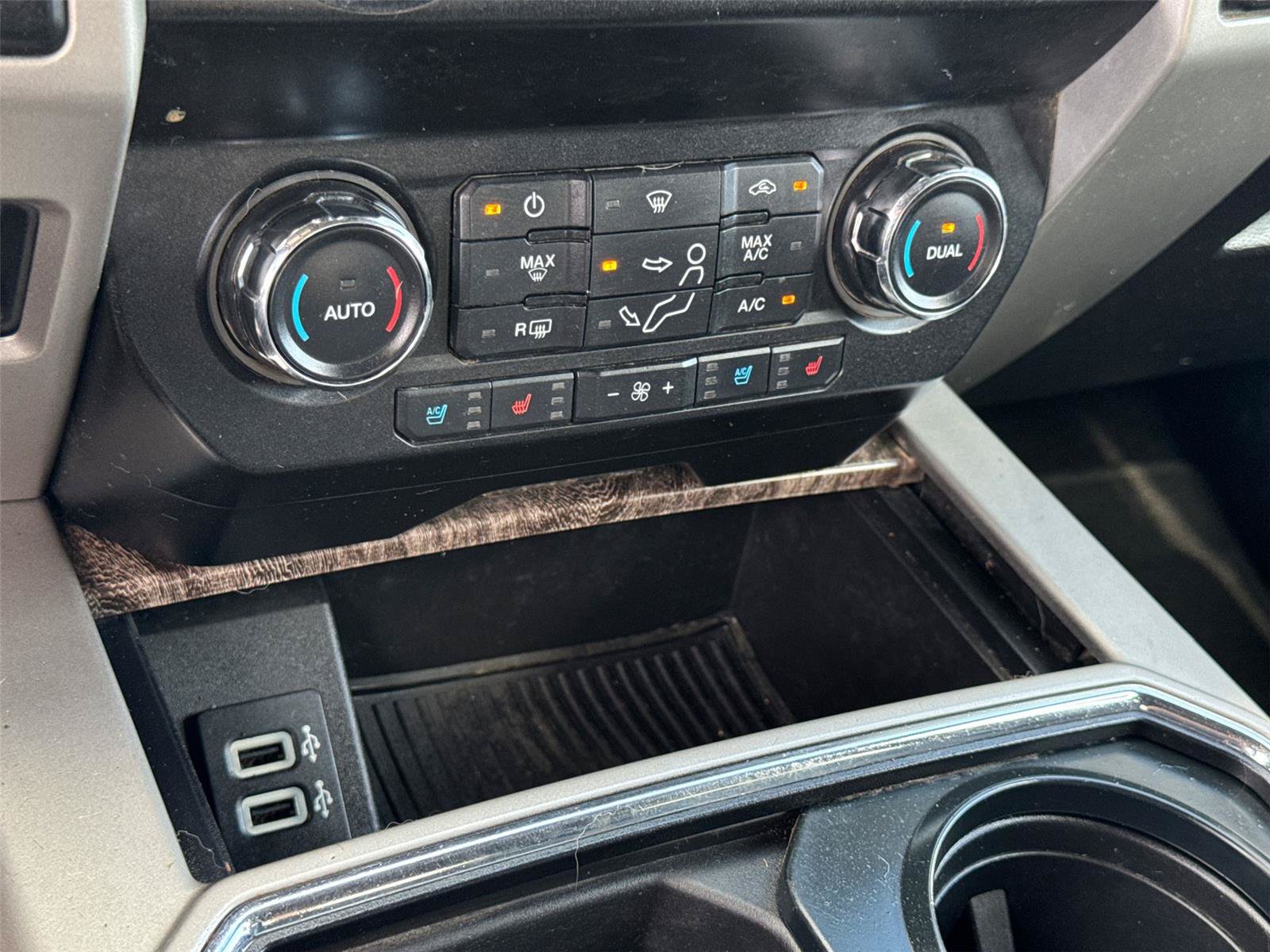 Used 2019 Ford F250 Lariat w/ Lariat Value Package AWD/4WD image 31