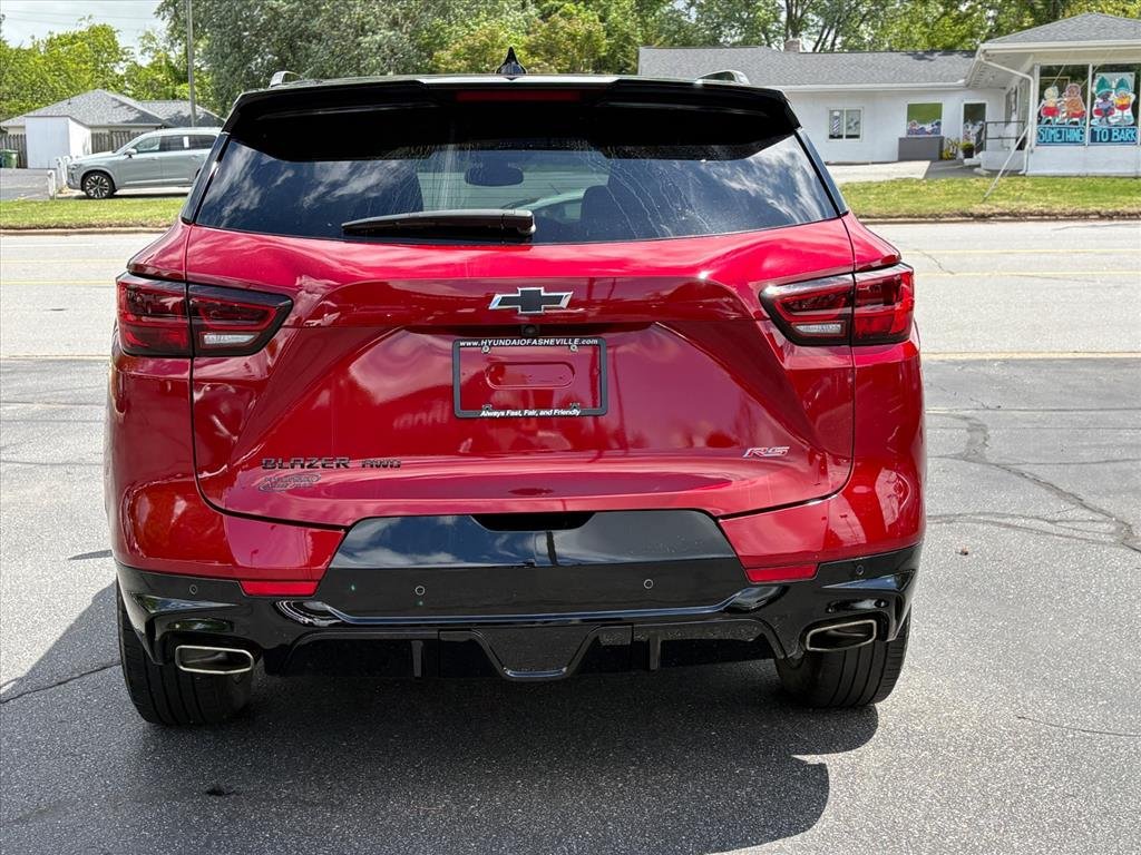 Used 2025 Chevrolet Blazer RS w/ Enhanced Convenience Package AWD/4WD image 4