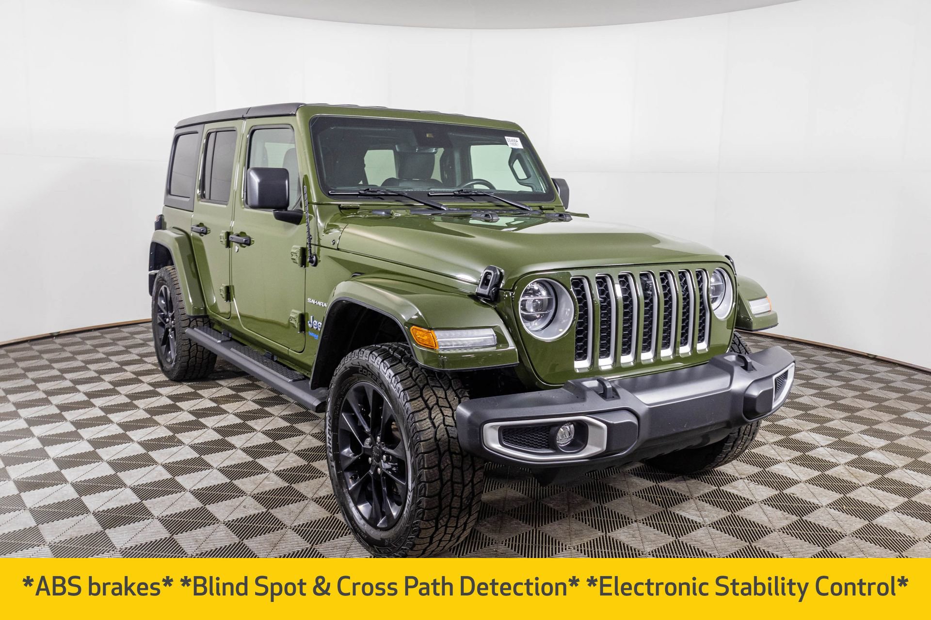Used 2021 Jeep Wrangler Unlimited Sahara w/ Cold Weather Group image 15