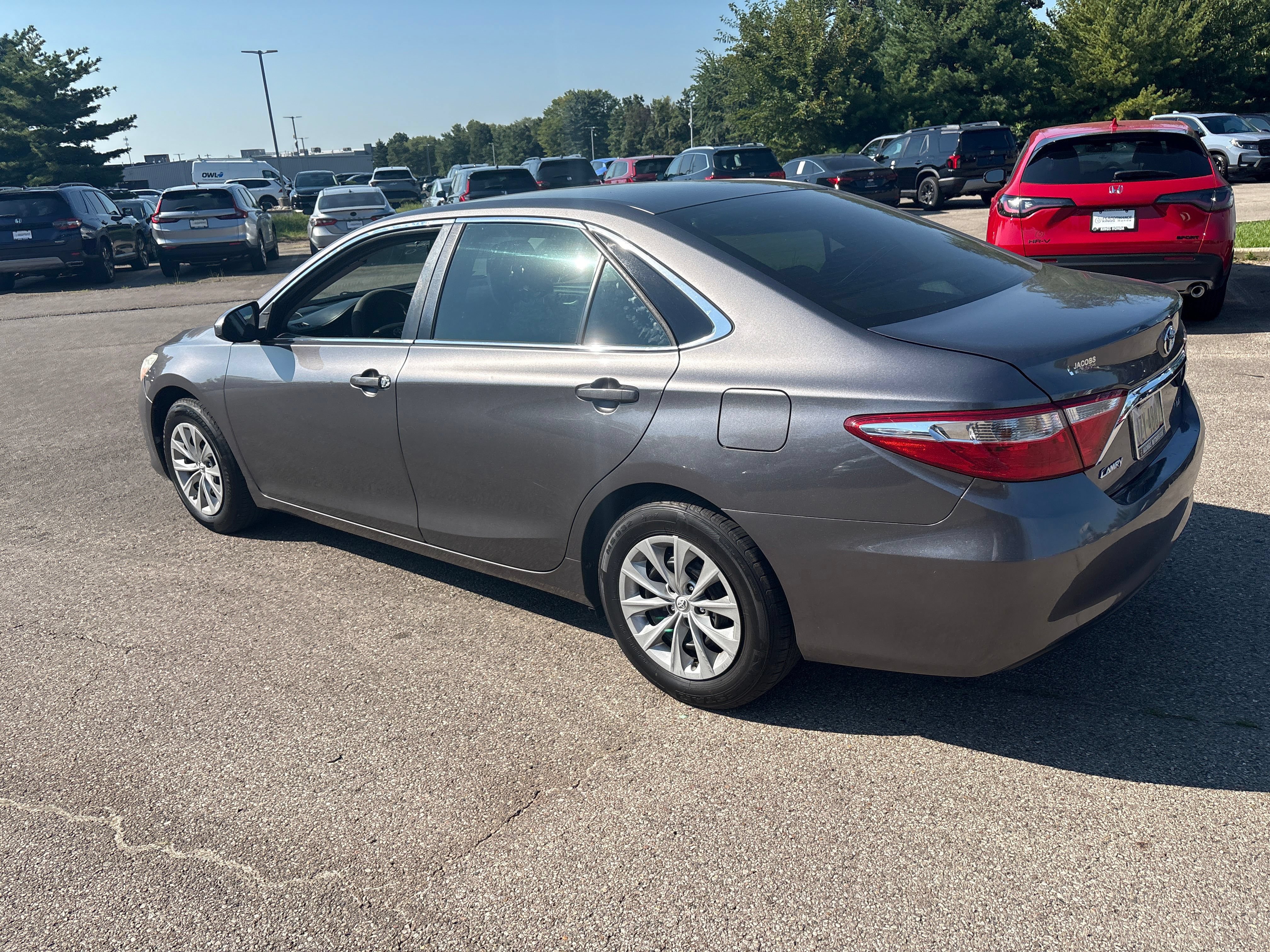 Used 2015 Toyota Camry LE FWD image 4