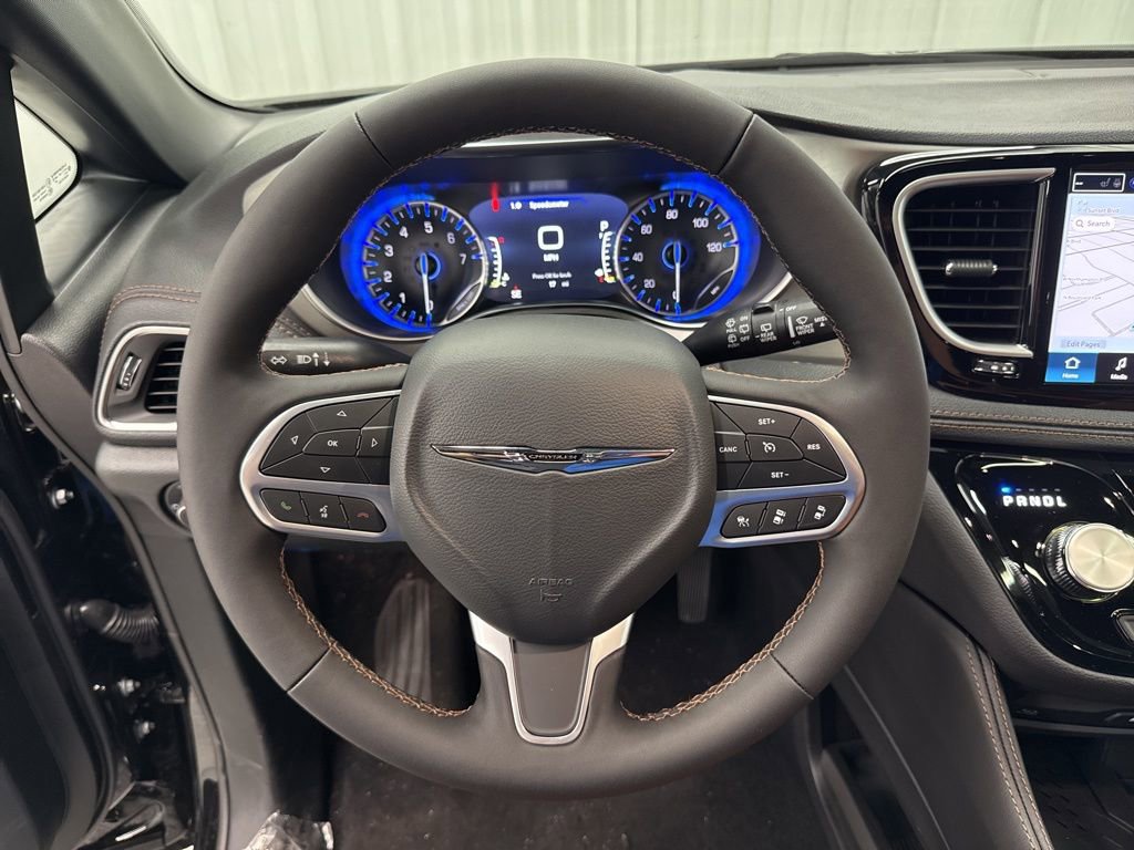 New 2026 Chrysler Pacifica Pinnacle image 25