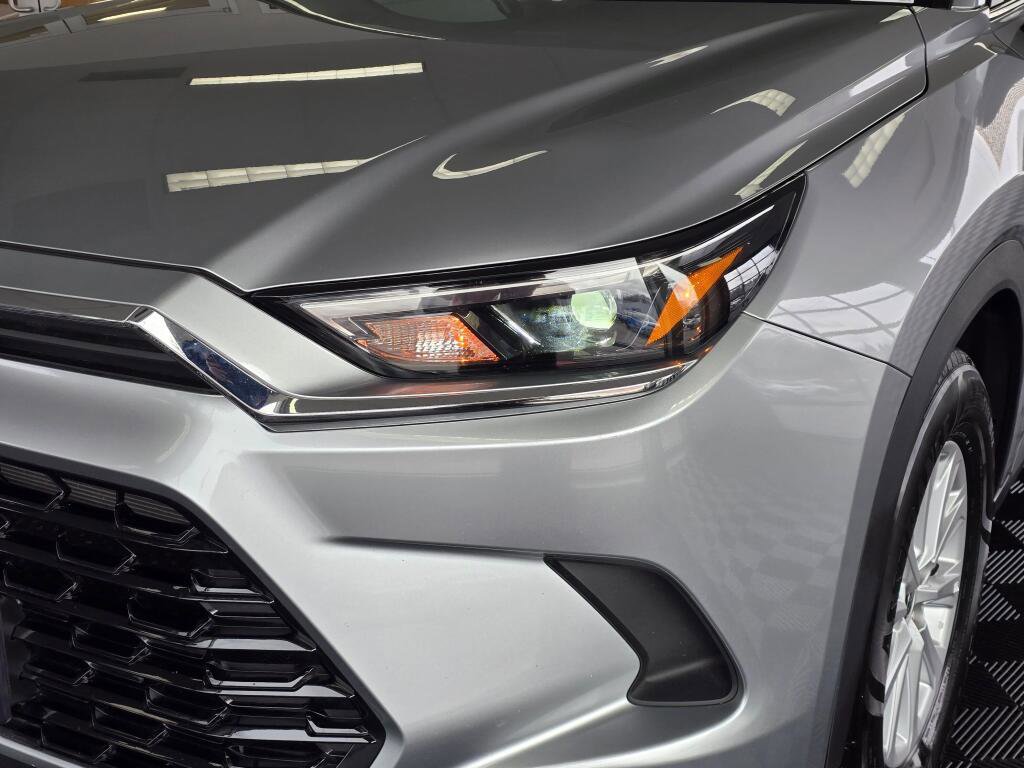 Used 2025 Toyota Grand Highlander AWD image 10