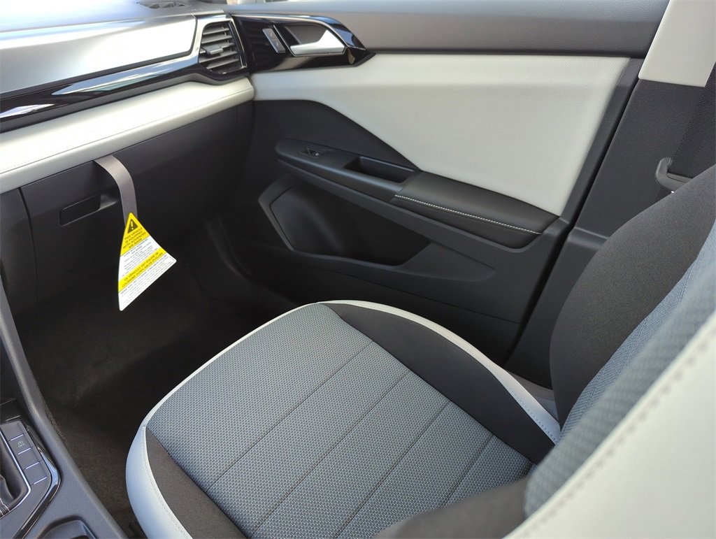 New 2025 Volkswagen Taos S image 22