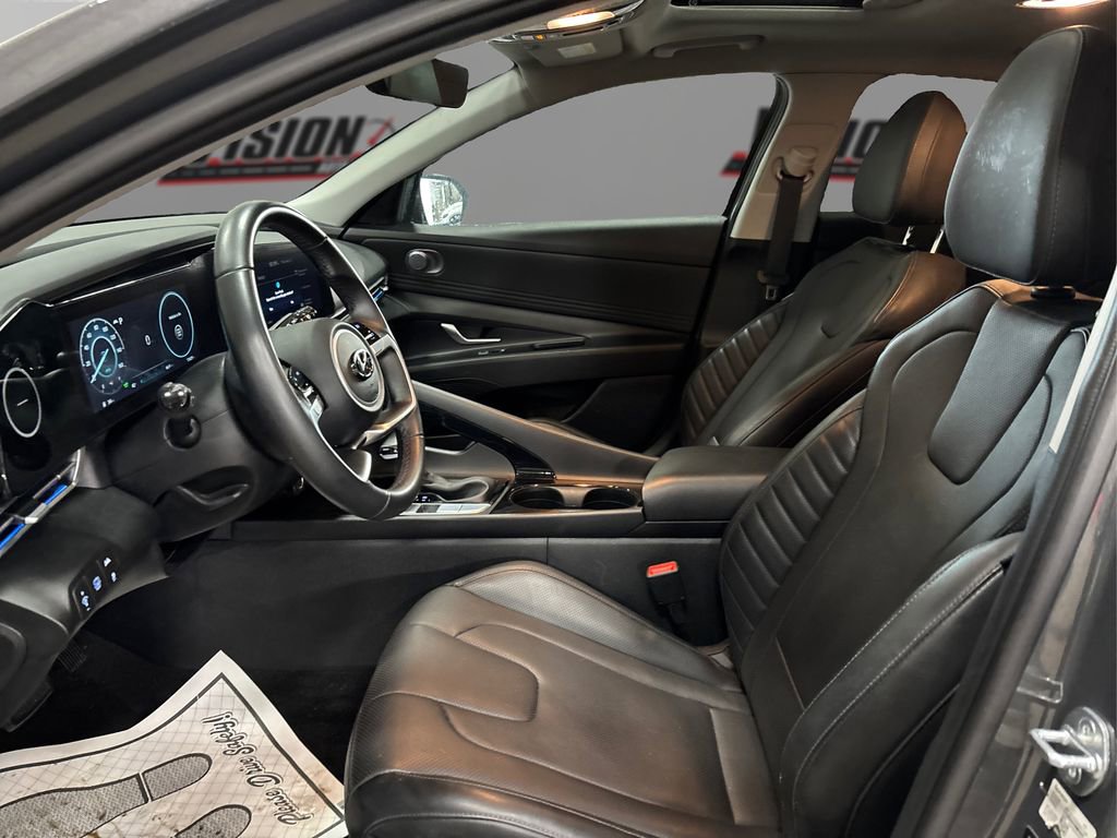 Used 2023 Hyundai Elantra Limited image 9
