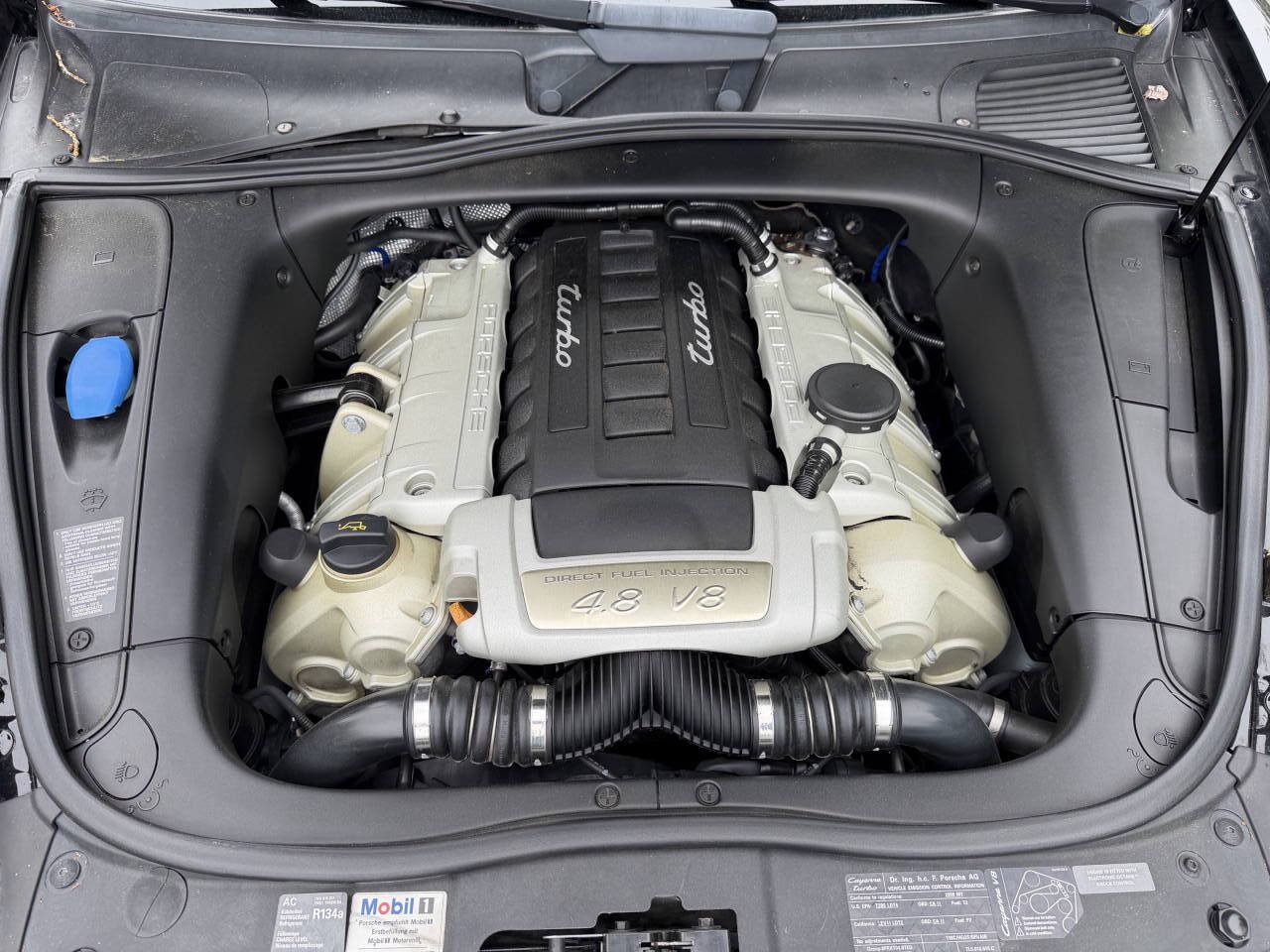 Used 2008 Porsche Cayenne Turbo AWD/4WD image 32