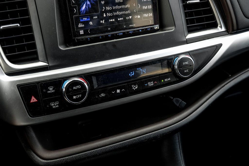 Used 2017 Toyota Highlander Plus image 33