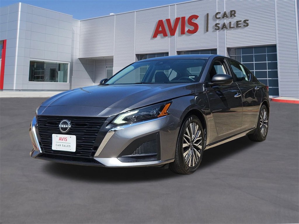 Used 2024 Nissan Altima 2.5 SV