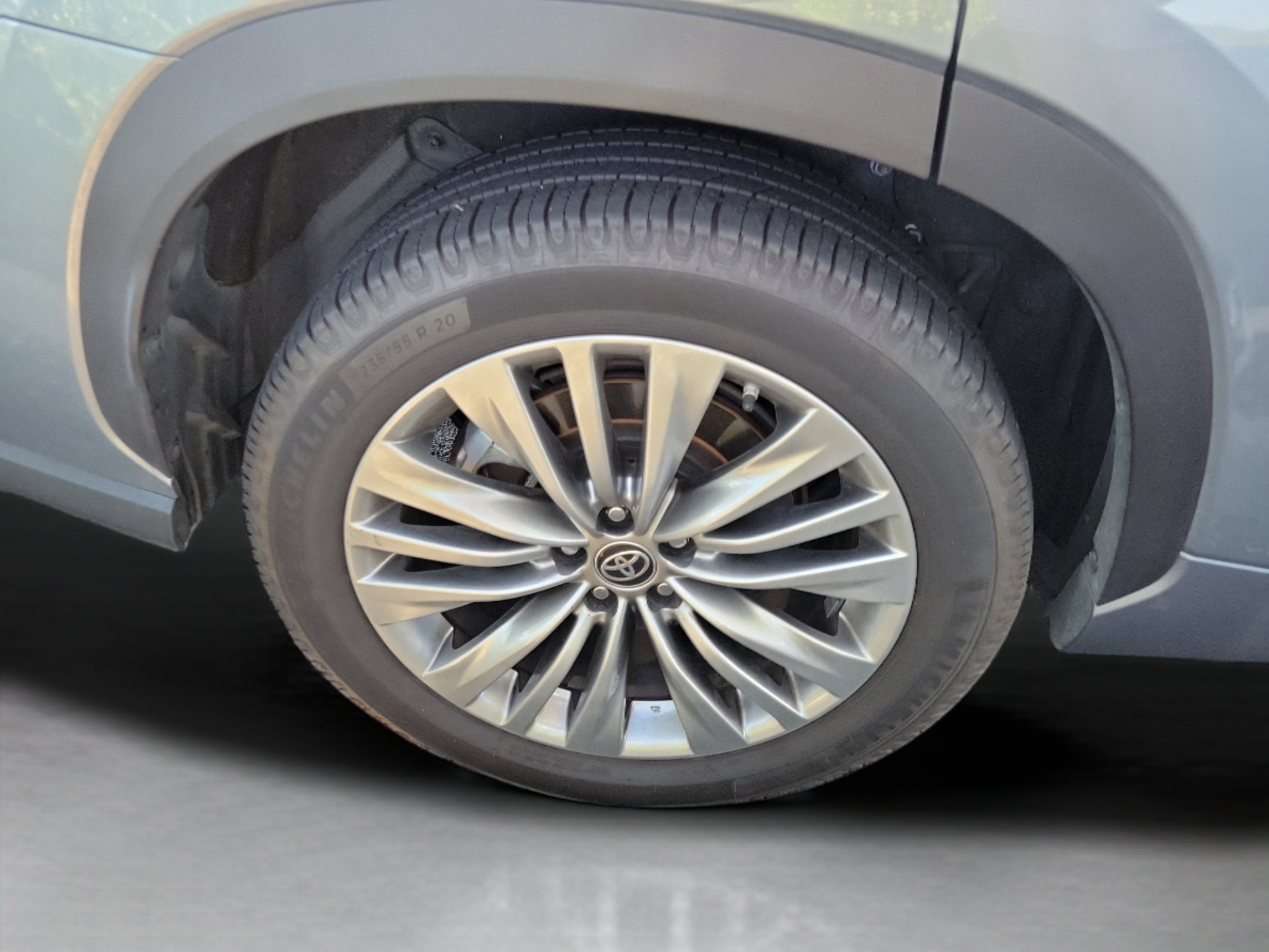 Used 2021 Toyota Highlander Platinum FWD image 19