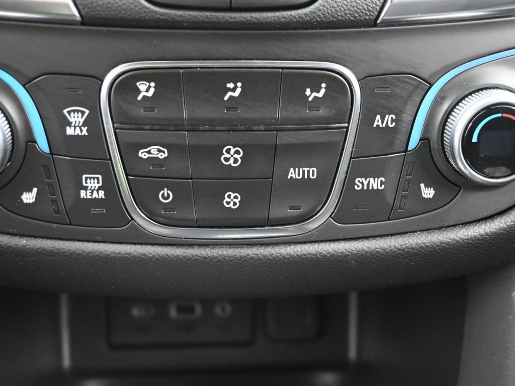 Used 2024 Chevrolet Equinox LT AWD/4WD image 16