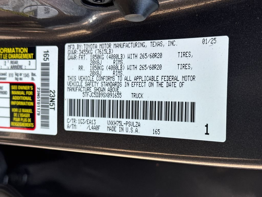Used 2025 Toyota Tundra Limited AWD/4WD image 47