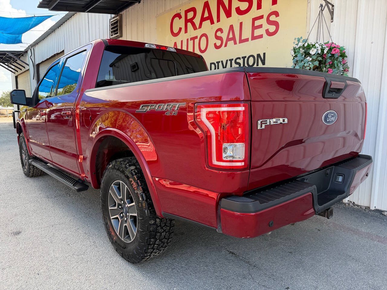 Used 2016 Ford F150 XLT w/ Equipment Group 302A Luxury AWD/4WD image 10