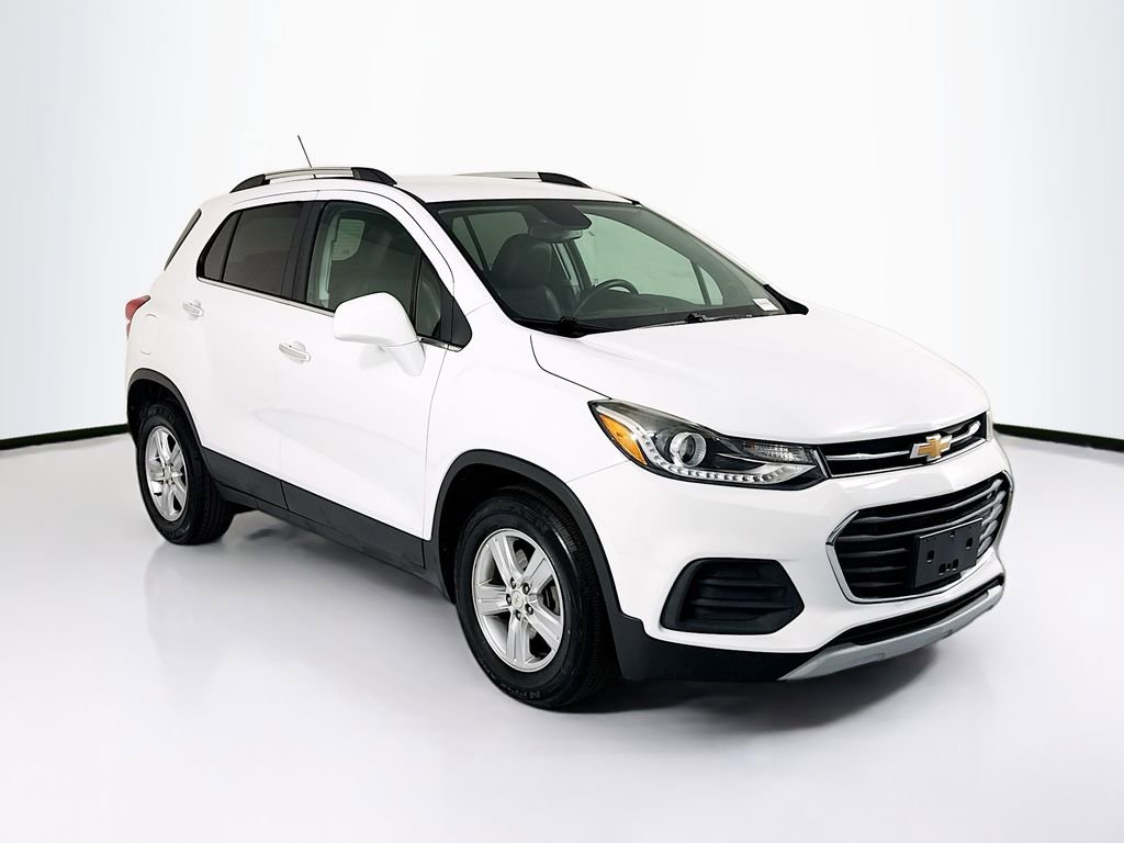 Used 2018 Chevrolet Trax LT w/ LT Convenience Package FWD image 3