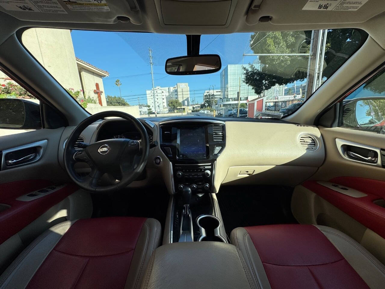 Used 2017 Nissan Pathfinder SV FWD image 15