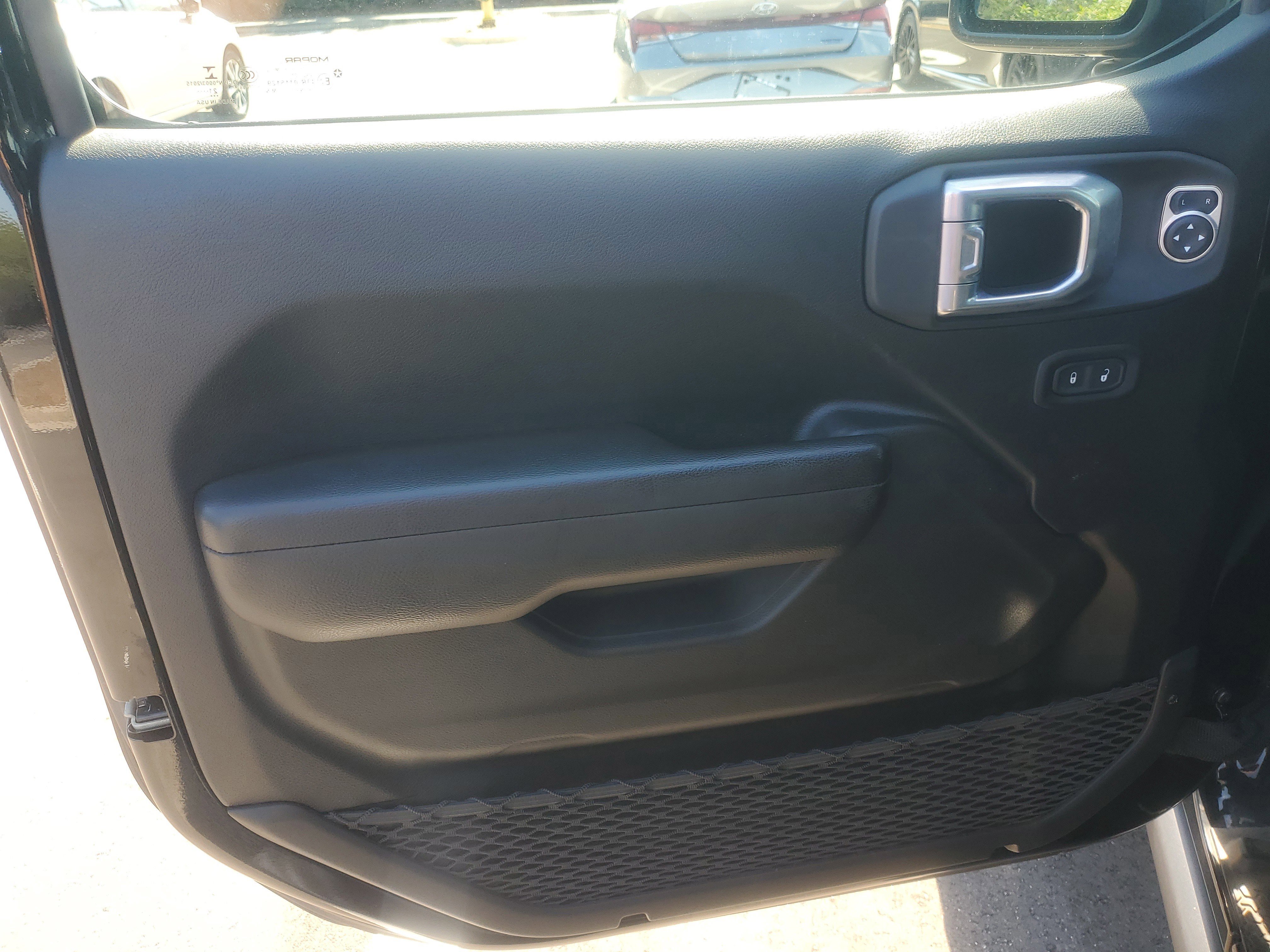 Used 2021 Jeep Wrangler Rubicon AWD/4WD image 8