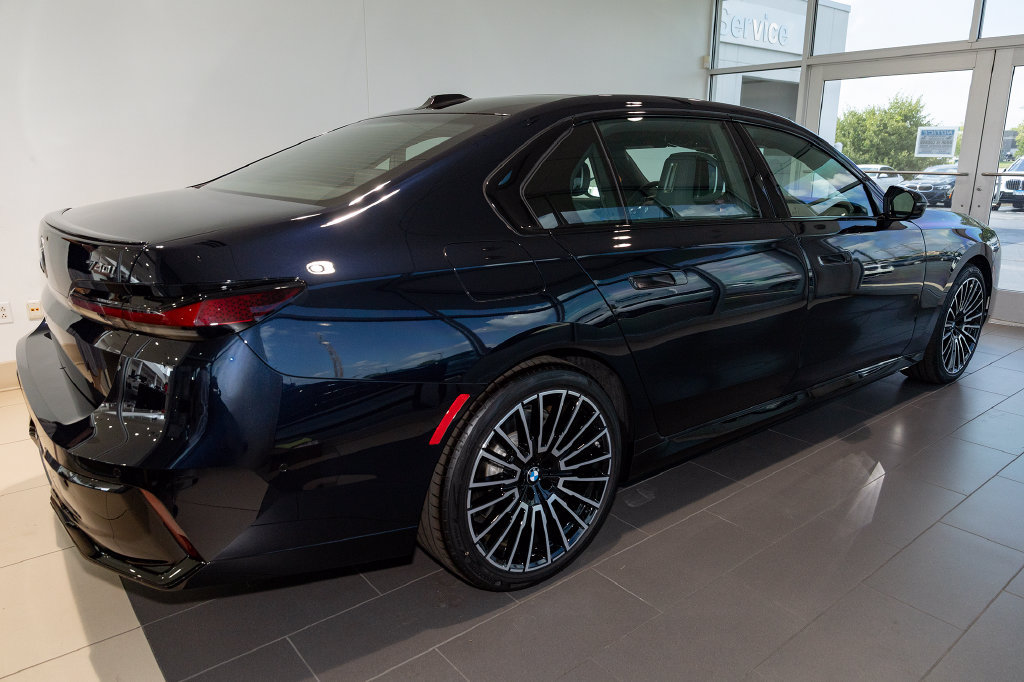 Used 2026 BMW 740i xDrive AWD/4WD image 16