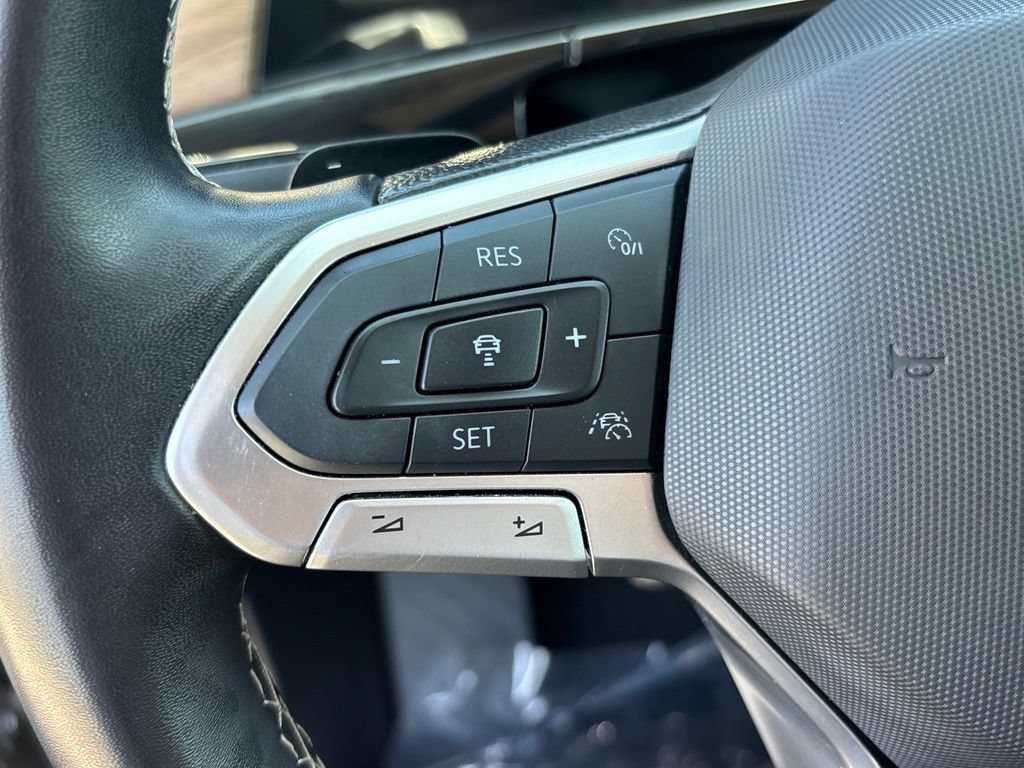 Used 2025 Volkswagen Atlas SE FWD image 11