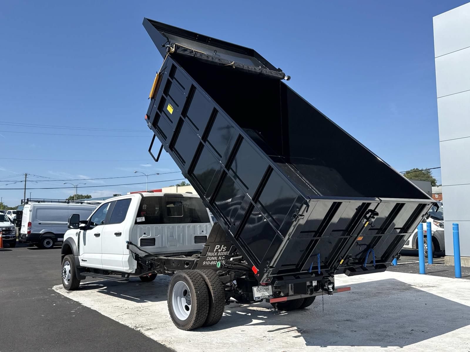 New 2025 Ford F550 4x4 Crew Cab image 5