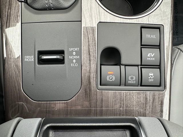 Certified 2025 Toyota Highlander Platinum image 21