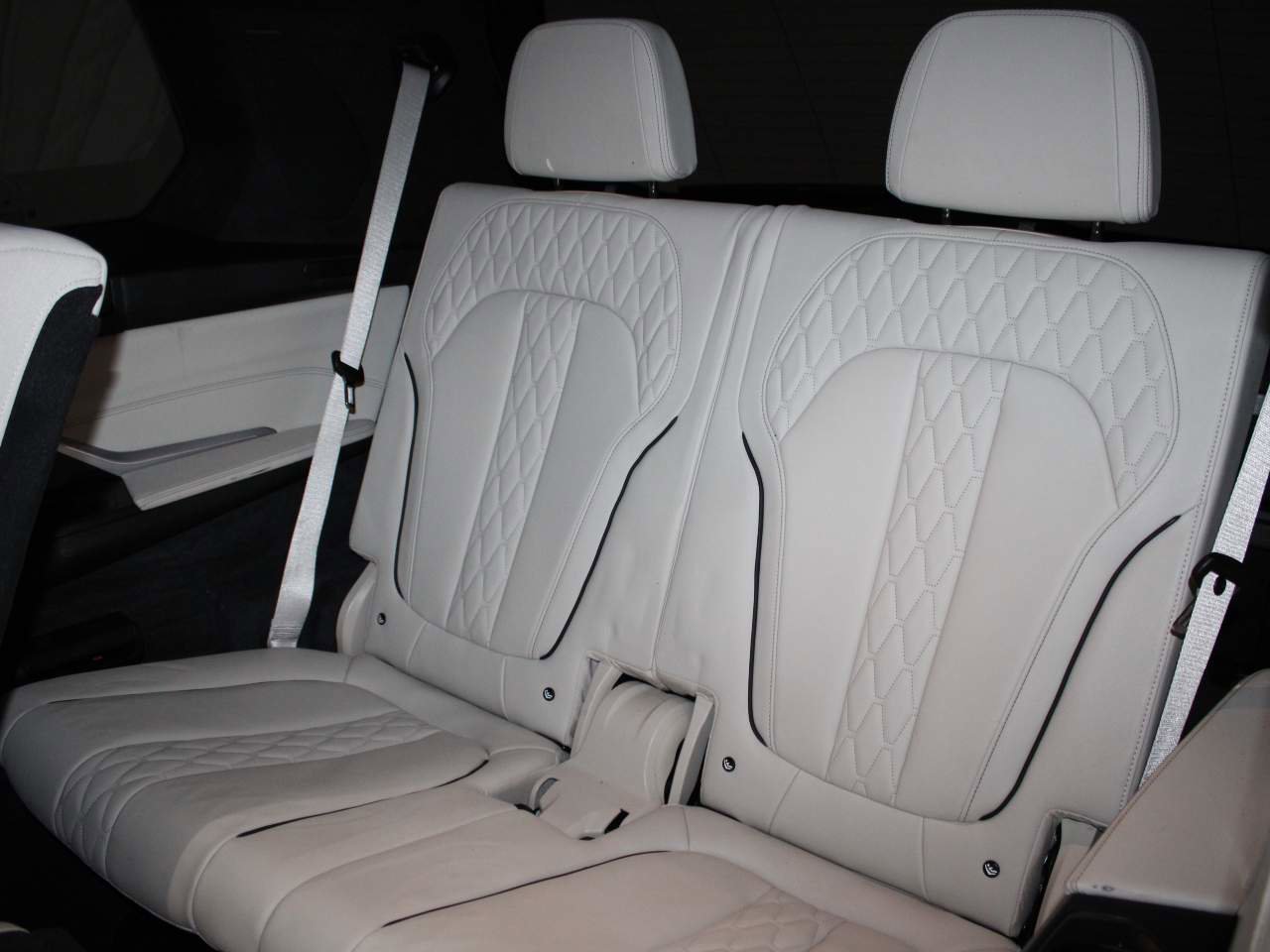 Certified 2024 BMW X7 M60i w/ Executive Package image 17