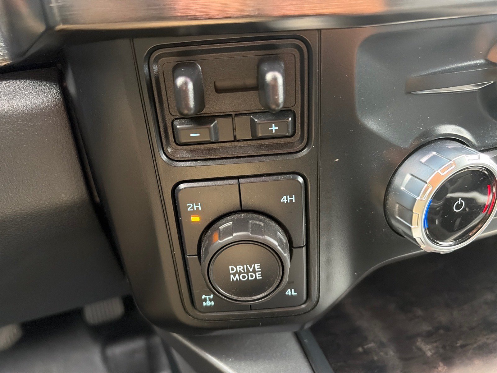 Used 2023 Ford F250 Lariat w/ Sport Appearance Package AWD/4WD image 22