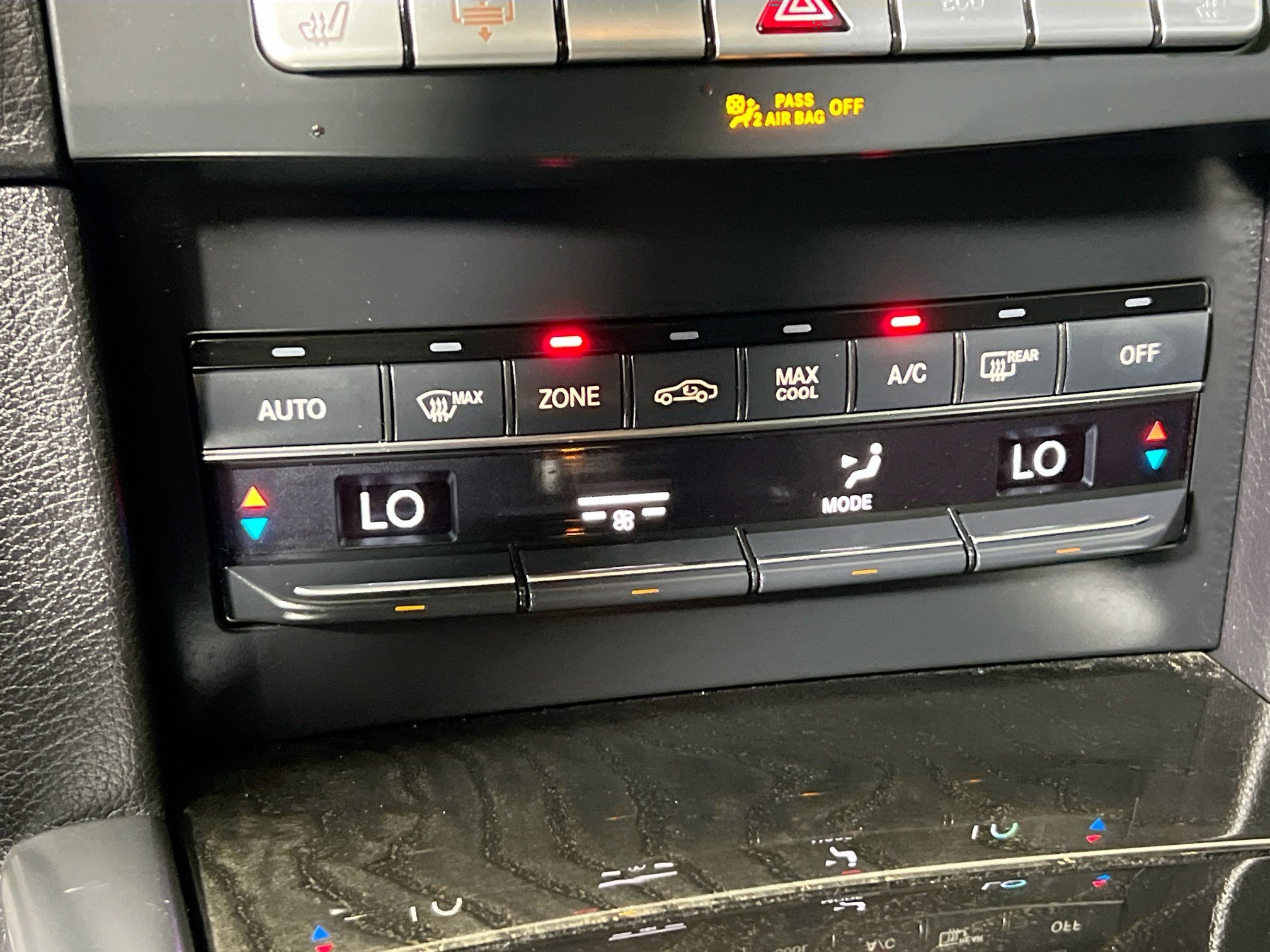 Used 2014 Mercedes-Benz E 350 4MATIC Sedan image 26