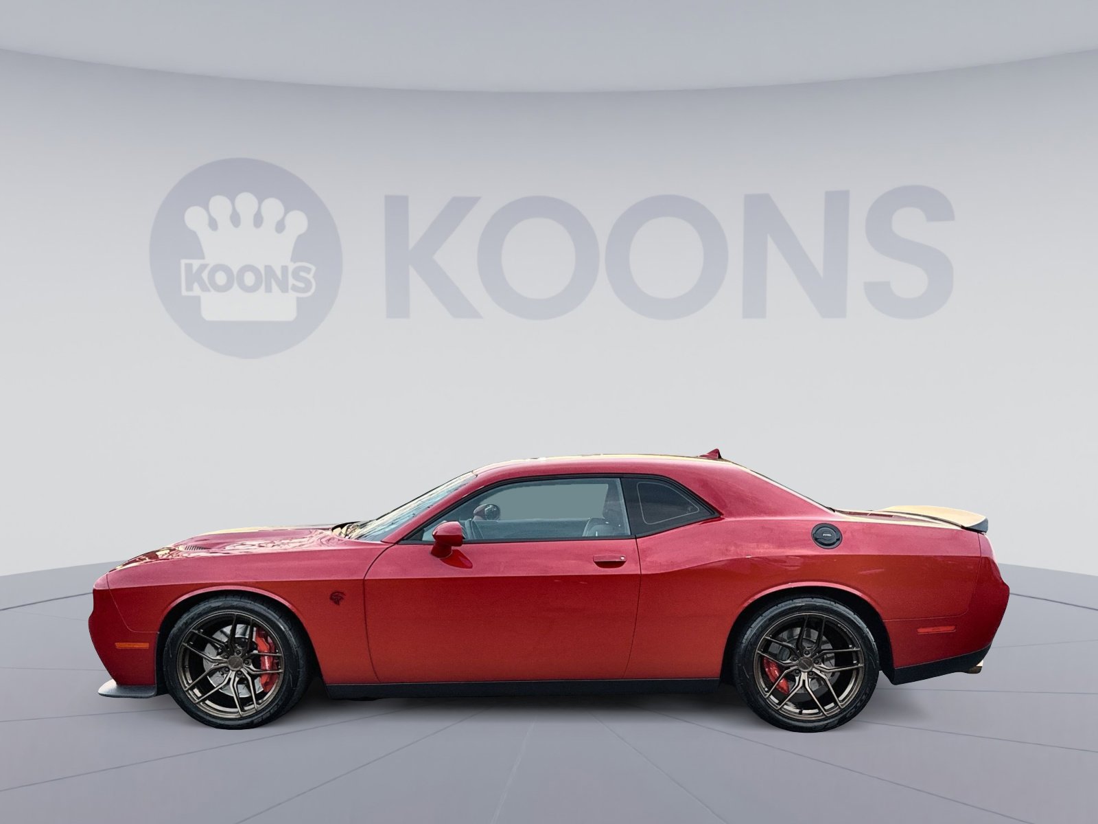 Used 2016 Dodge Challenger SRT Hellcat image 2