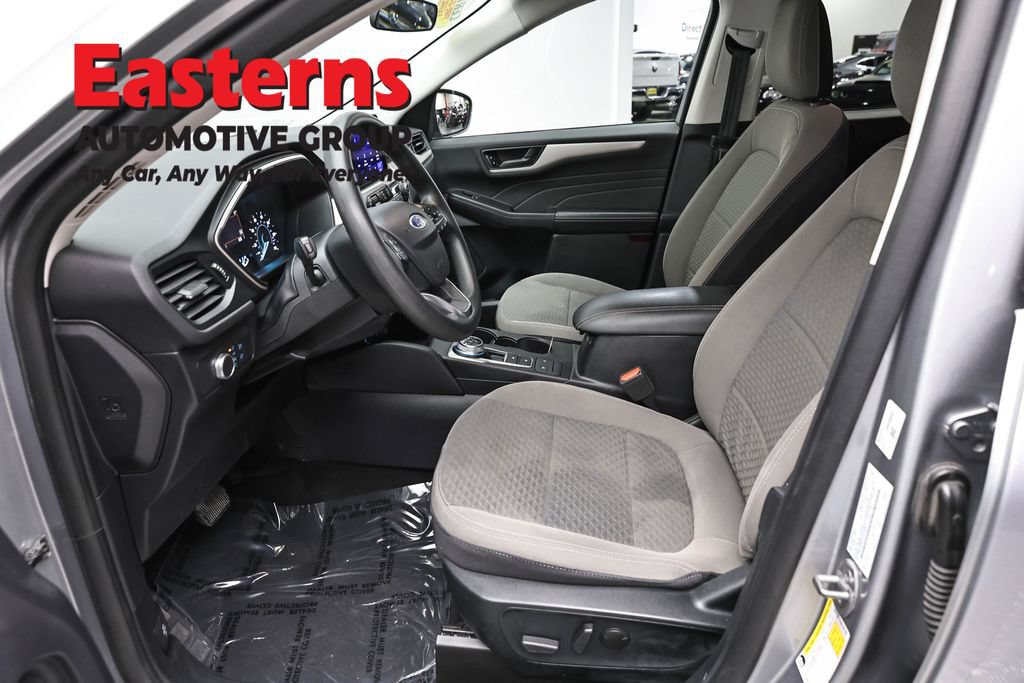 Used 2022 Ford Escape SE FWD image 14