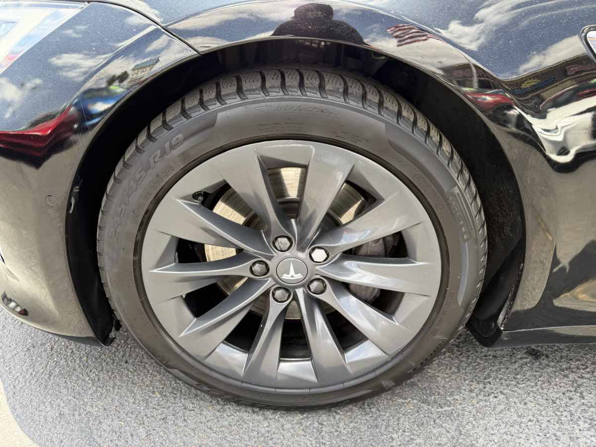 Used 2020 Tesla Model S AWD image 29
