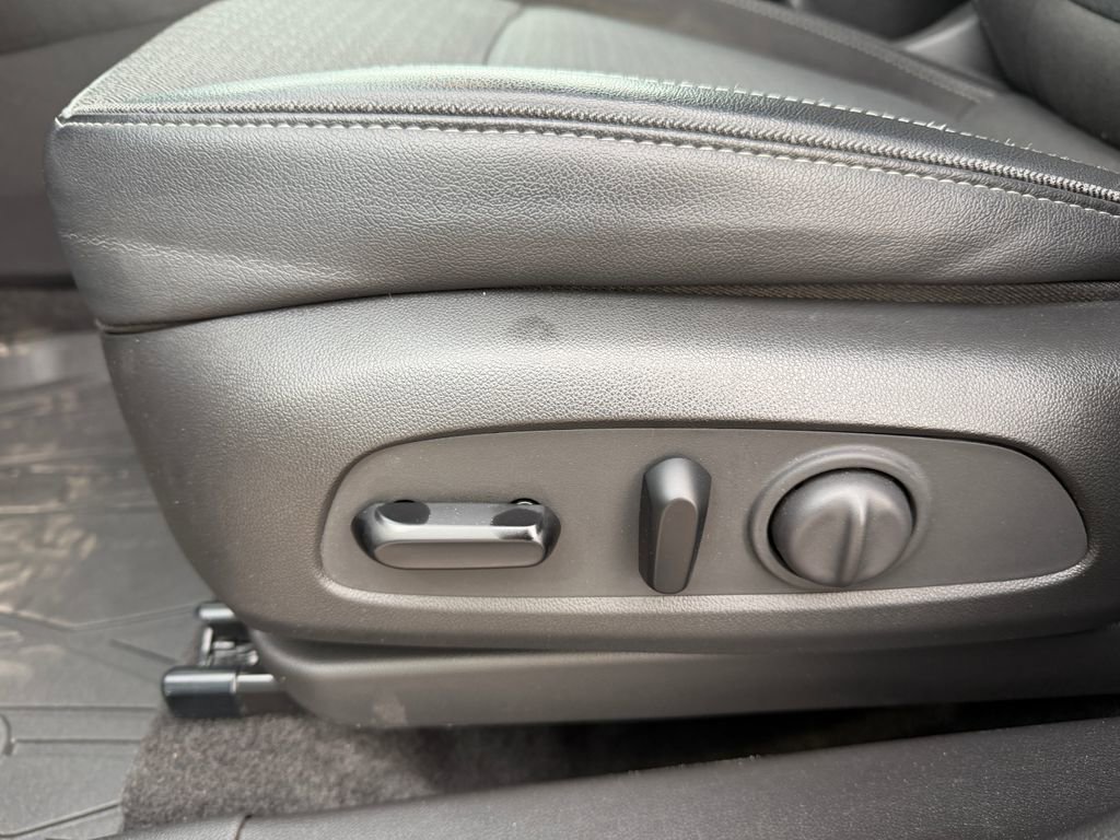 Used 2021 Buick Encore GX Preferred w/ Cold Weather Comfort Package image 16