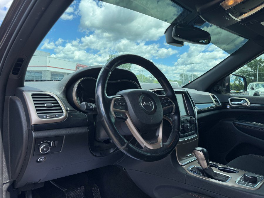 Used 2017 Jeep Grand Cherokee Laredo 75th Anniversary AWD/4WD image 14