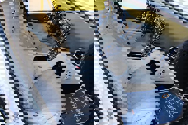 Used 2015 Chrysler 200 Limited image 10