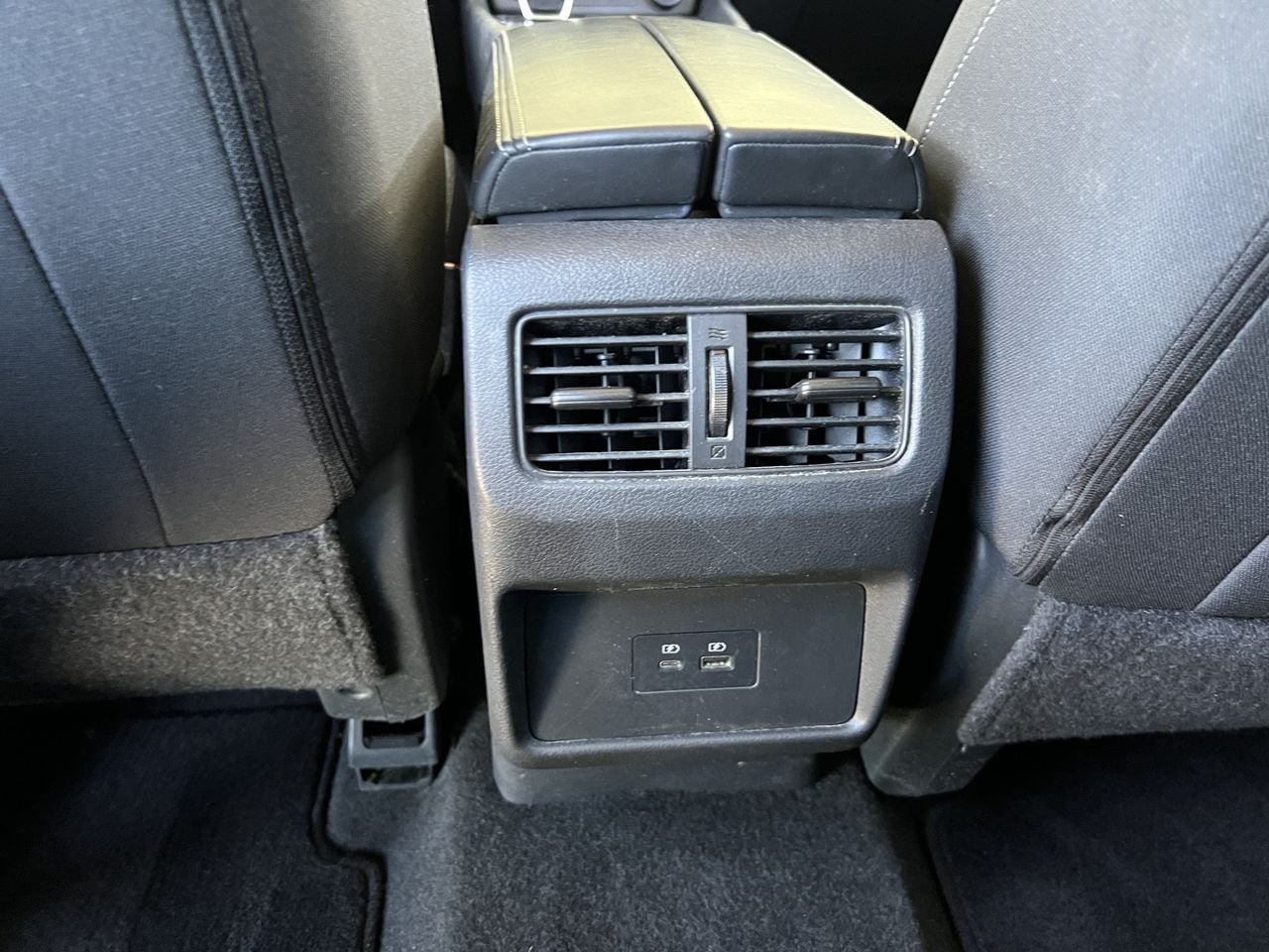 Used 2023 Nissan Rogue SV FWD image 23