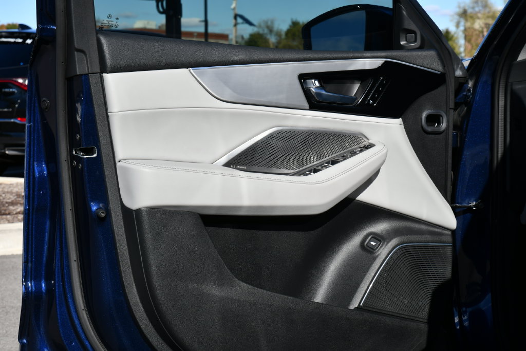 Certified 2023 Acura MDX w/ Technology Package AWD/4WD image 19